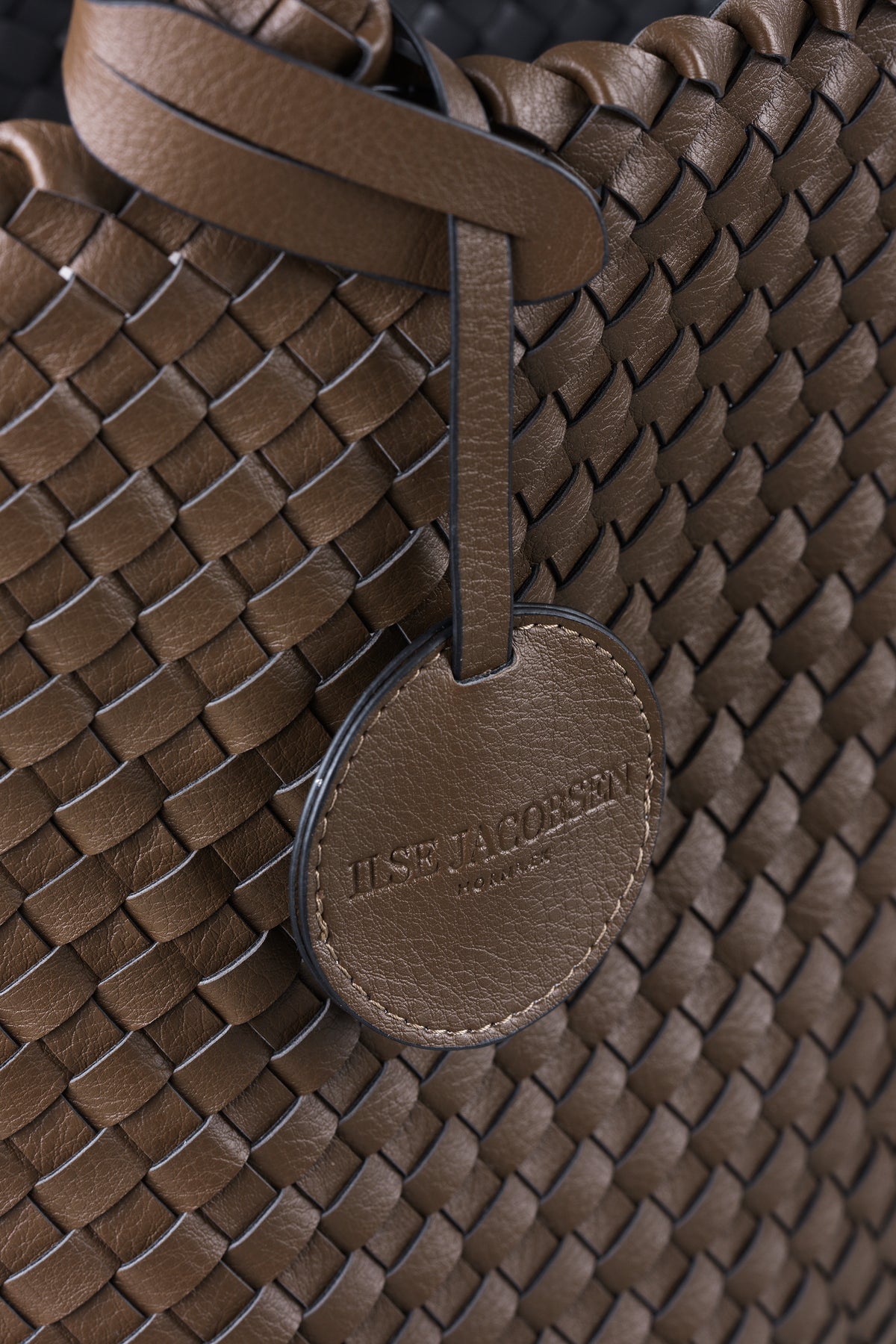 BAG08 NUT GUN METAL