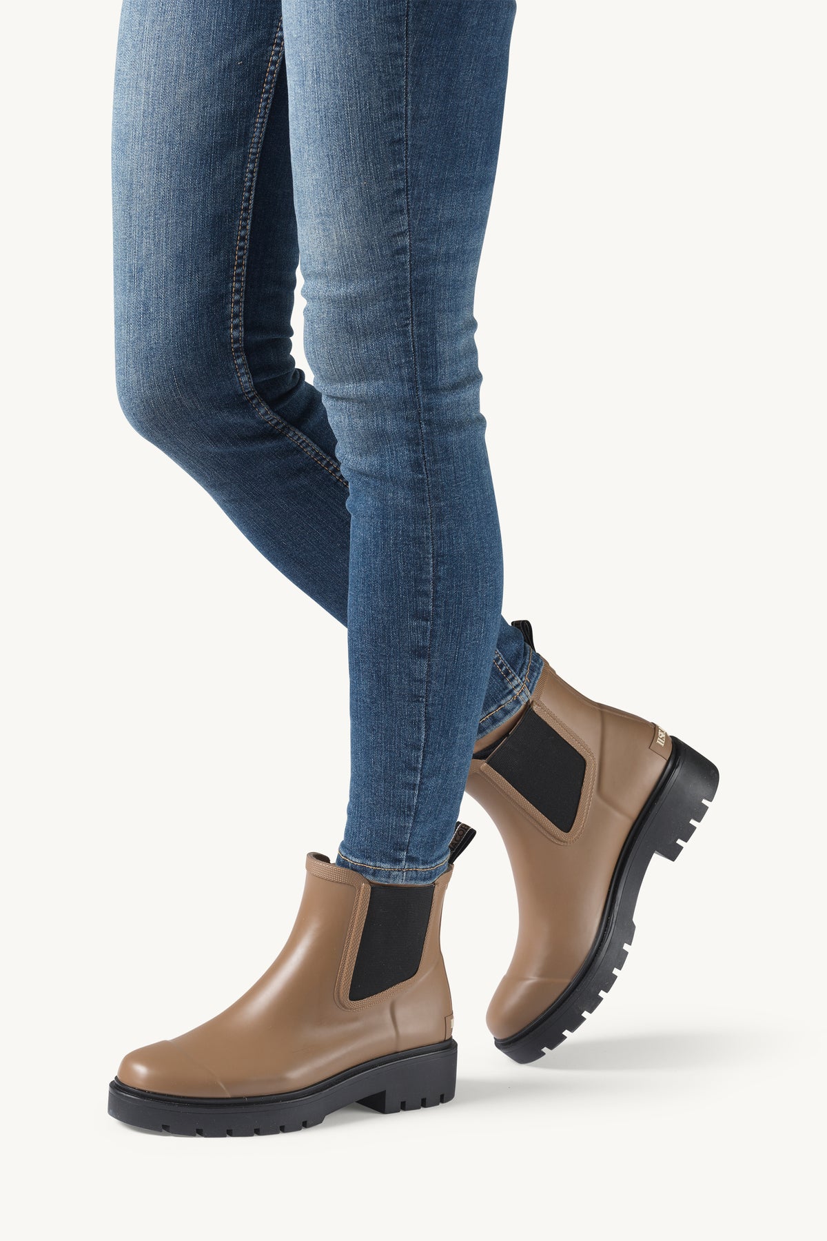 RUBSTEP02 MOCCA BLACK