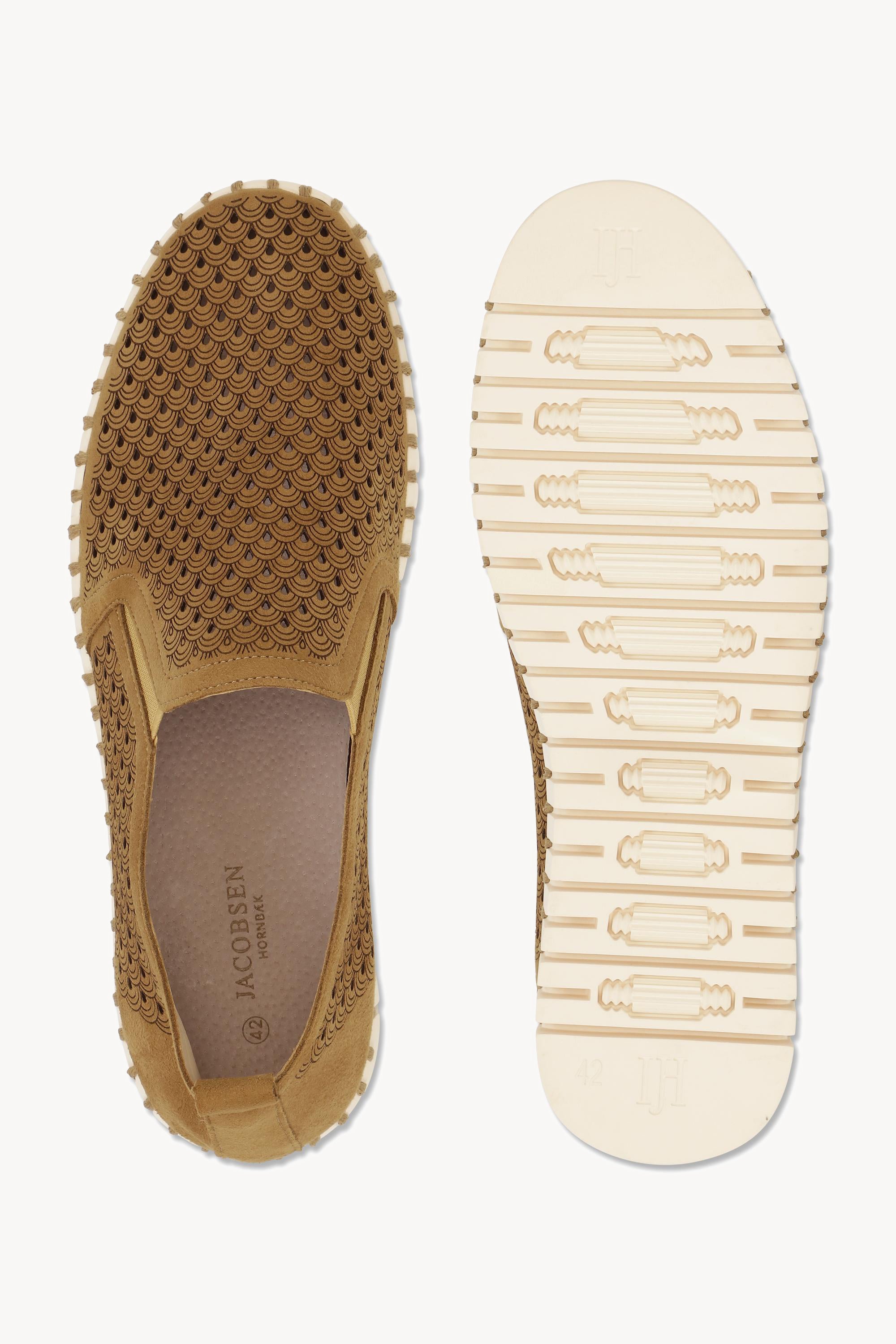 TULIP140MEN GOLDY PEARLED IVORY