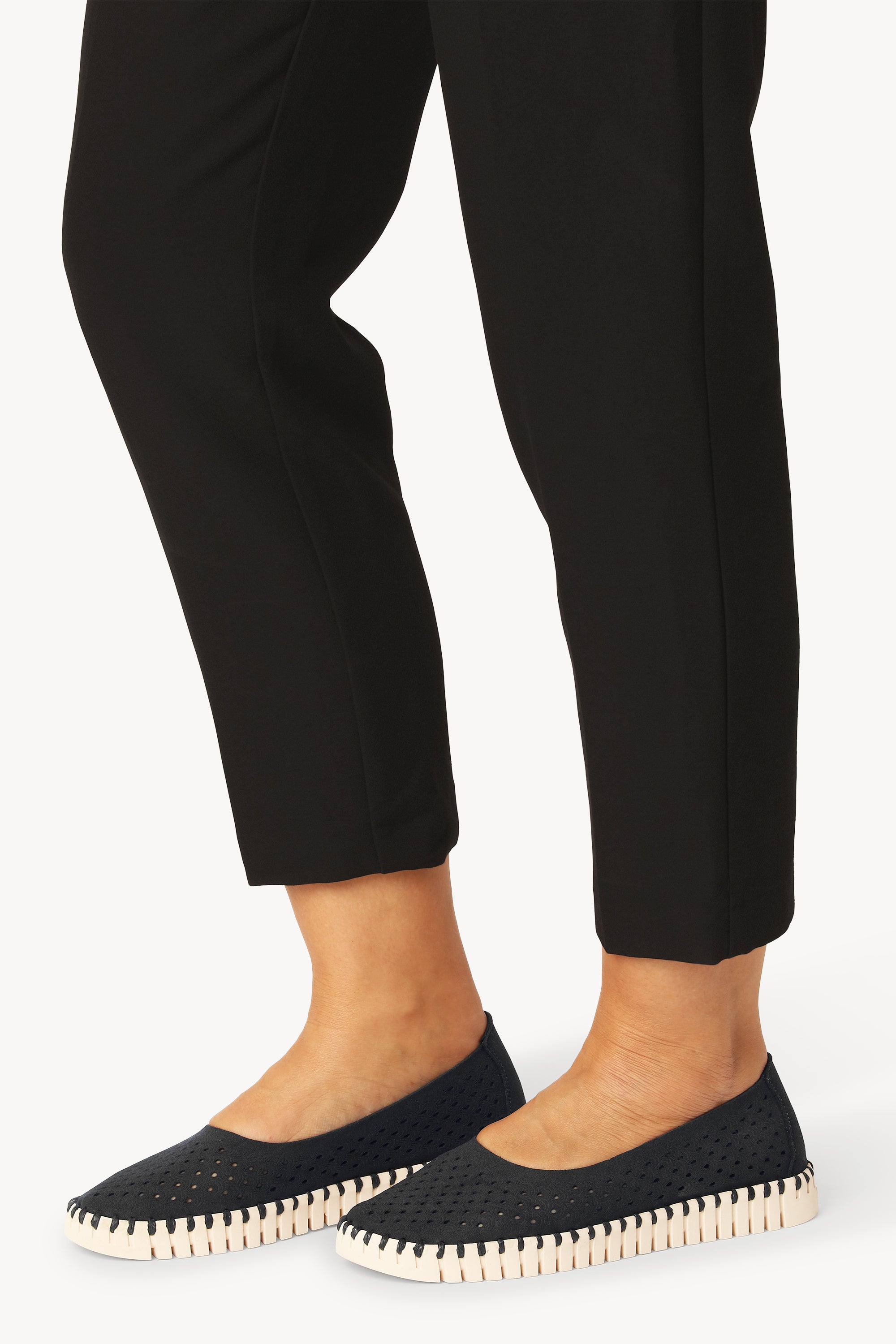 TULIP3579 BLACK PEARLED IVORY