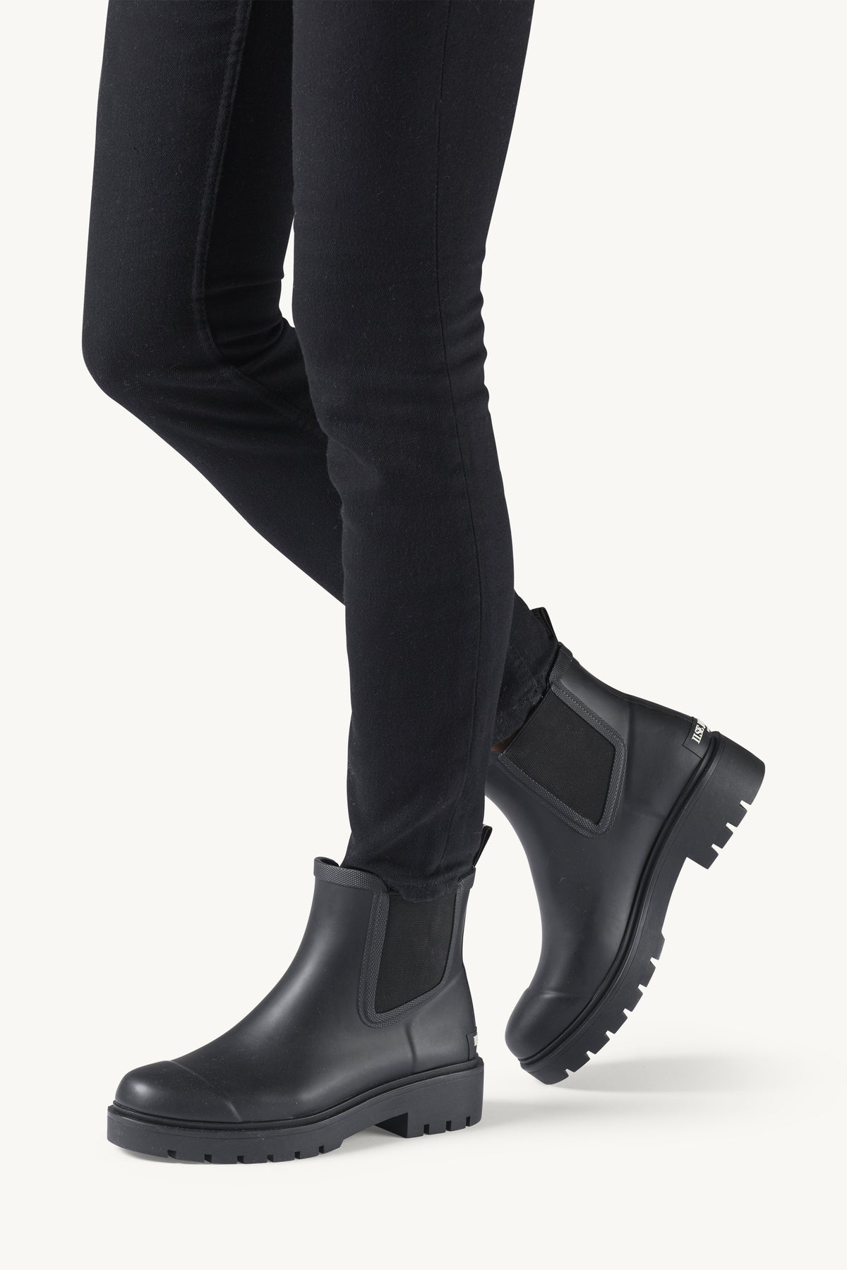 RUBSTEP02 BLACK BLACK