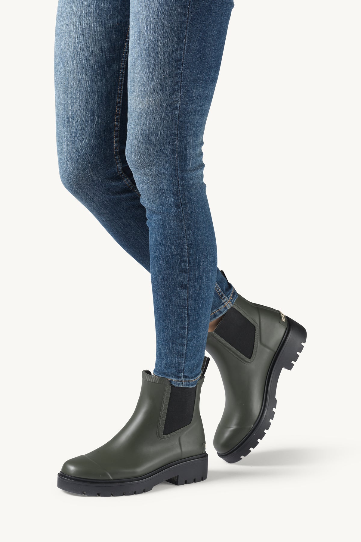 RUBSTEP02 ARMY BLACK