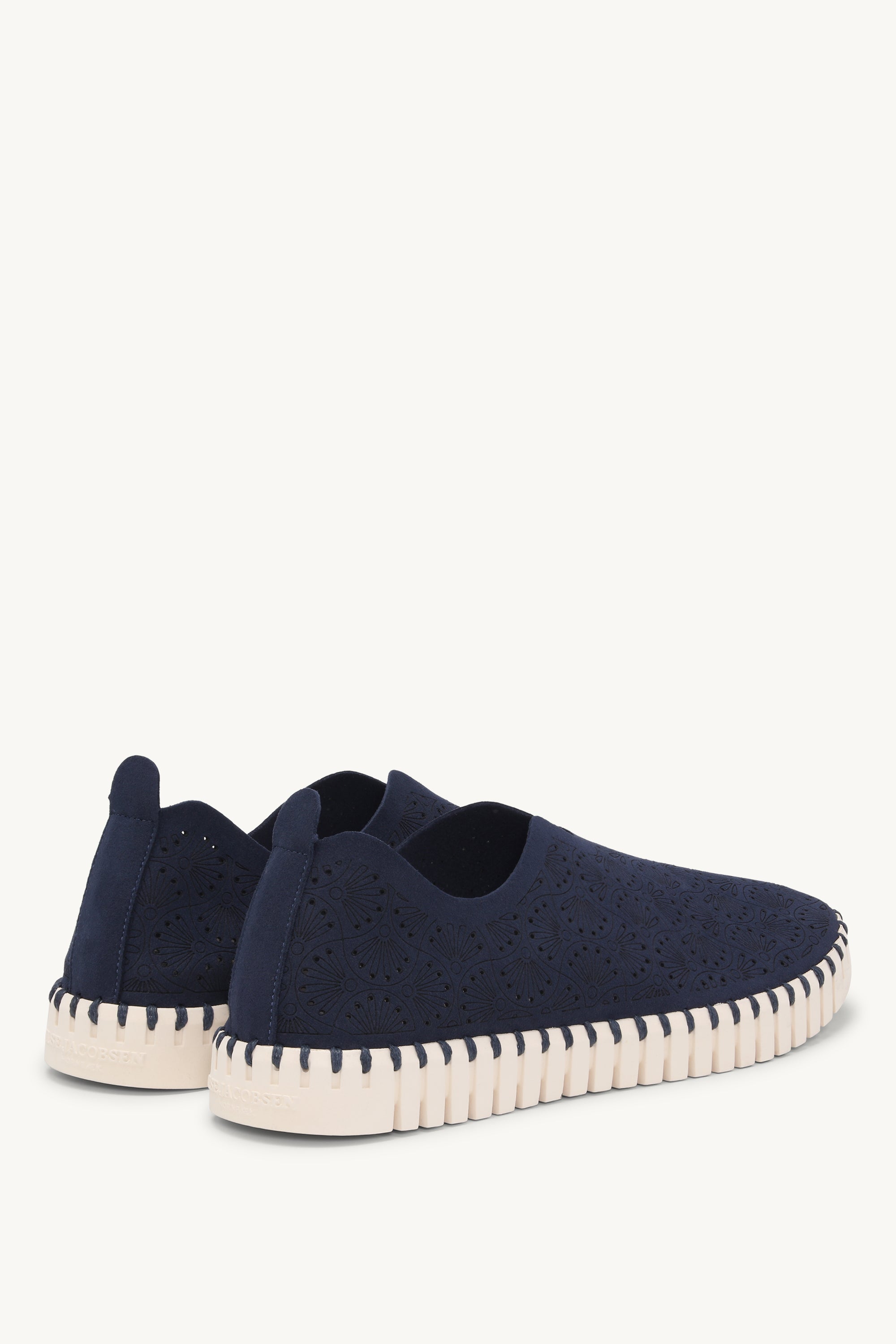 TULIP3485 DARK INDIGO PEARLED IVORY