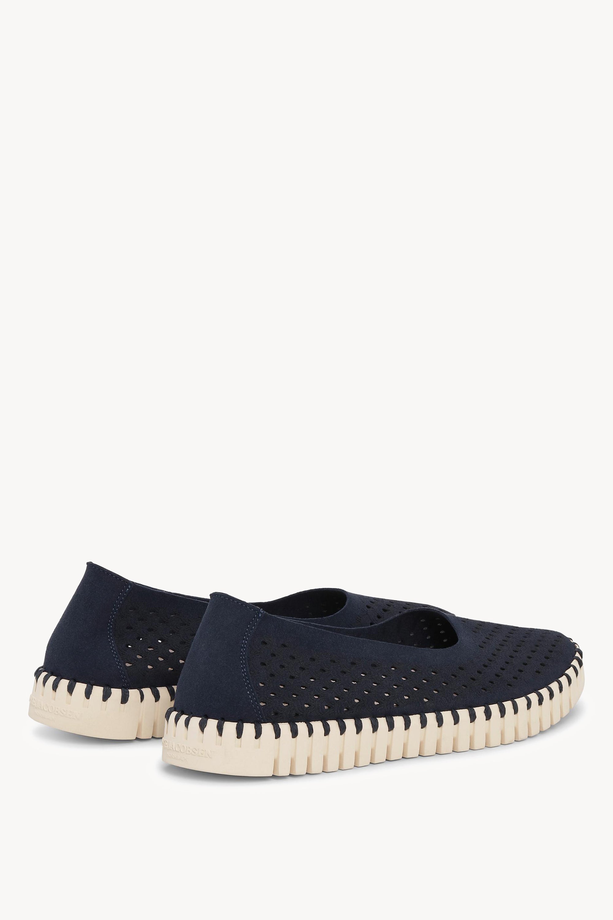 TULIP3579 DARK INDIGO PEARLED IVORY