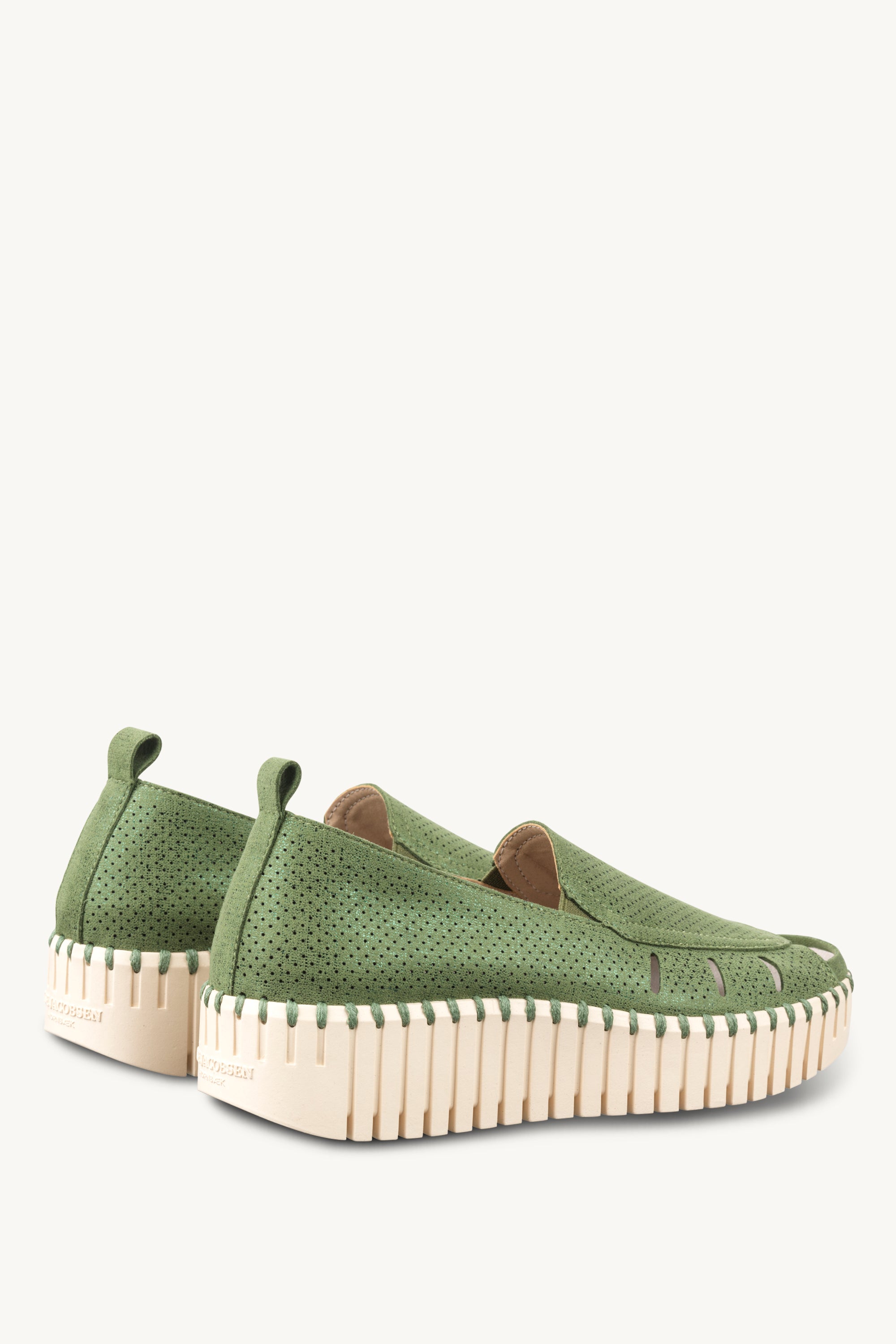 TULIP9379 ARTICHOKE GREEN PEARLED IVORY